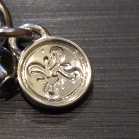 Simply Vera Wang Long 3 Strand Silver Tone Necklace Rhinestones Crystal Beads - Picture 4 of 4